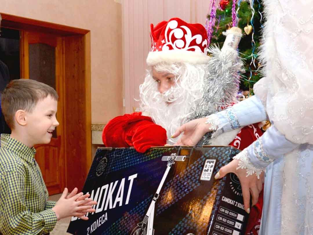 ЧЦЗ исполнил новогодние желания ребят Карабашского детдома
