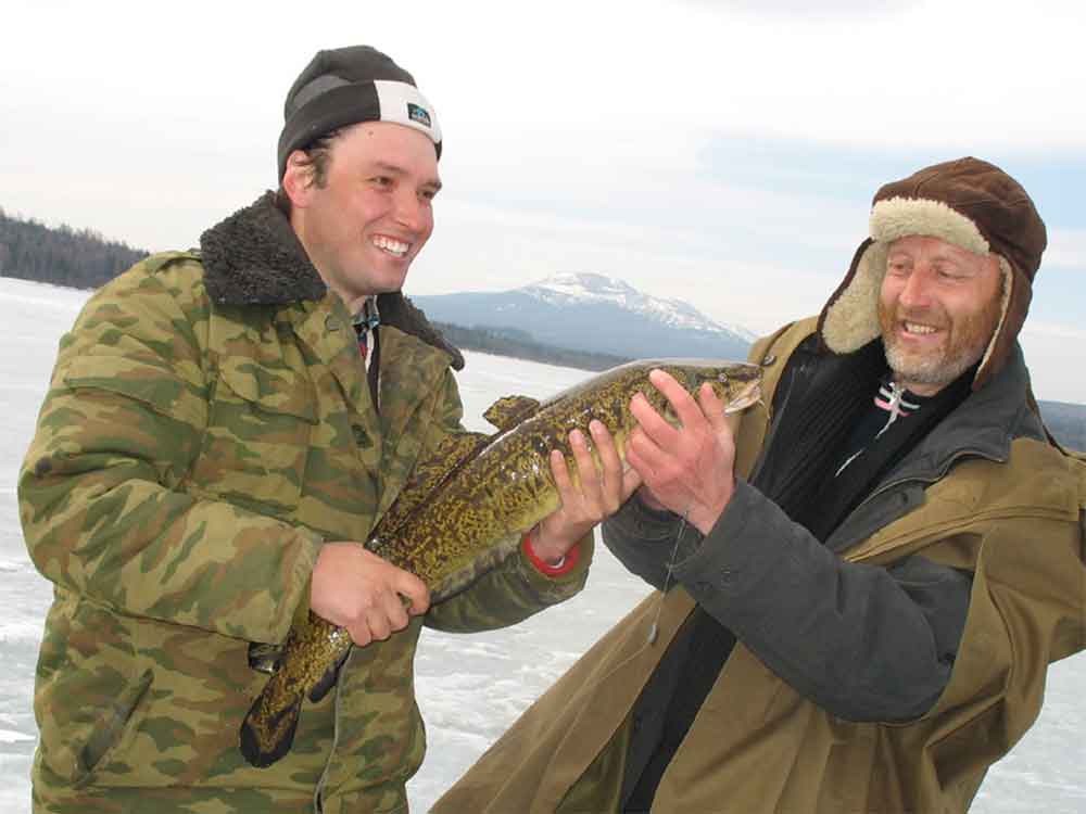 Ловля налима зимой на озере Зюраткуль (фото Фатахова Руслана, г. Трехгорный)