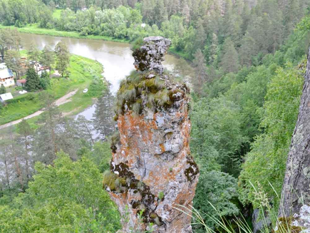 Река Ай. Ваняшкинские притесы (фото Владимира Зеленова. г. Озерск)
